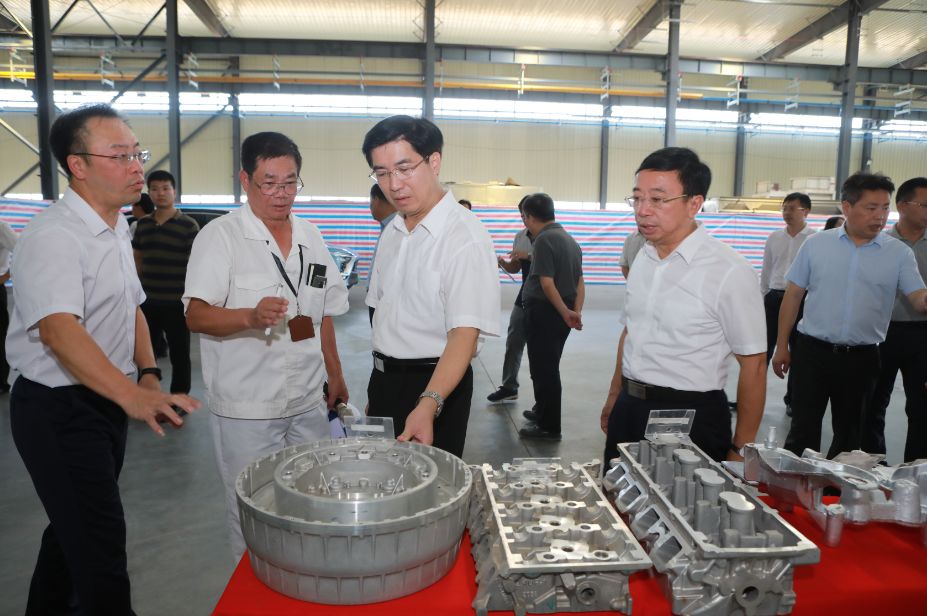 肇慶市委書記賴澤華、市長范中杰率隊(duì)到肇慶高新區(qū)大旺新工廠調(diào)研